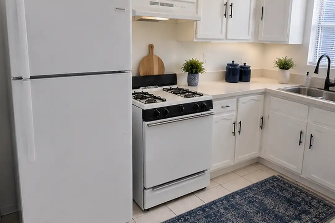 1549 Linden Ave unit 1549B - View 2