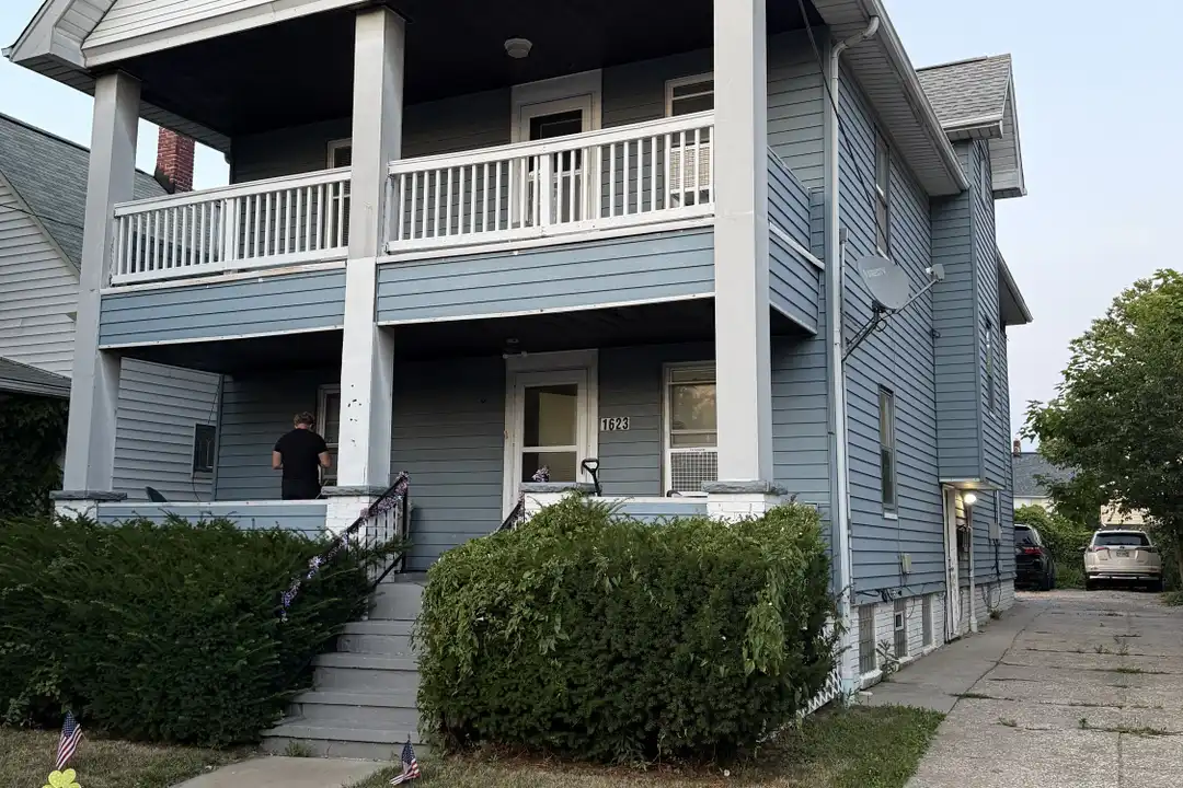 1623 Hopkins Ave unit 3 – photo 1