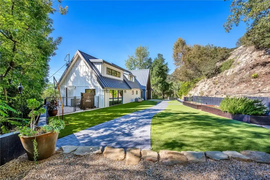 24301 Sylvan Glen Rd - View 3