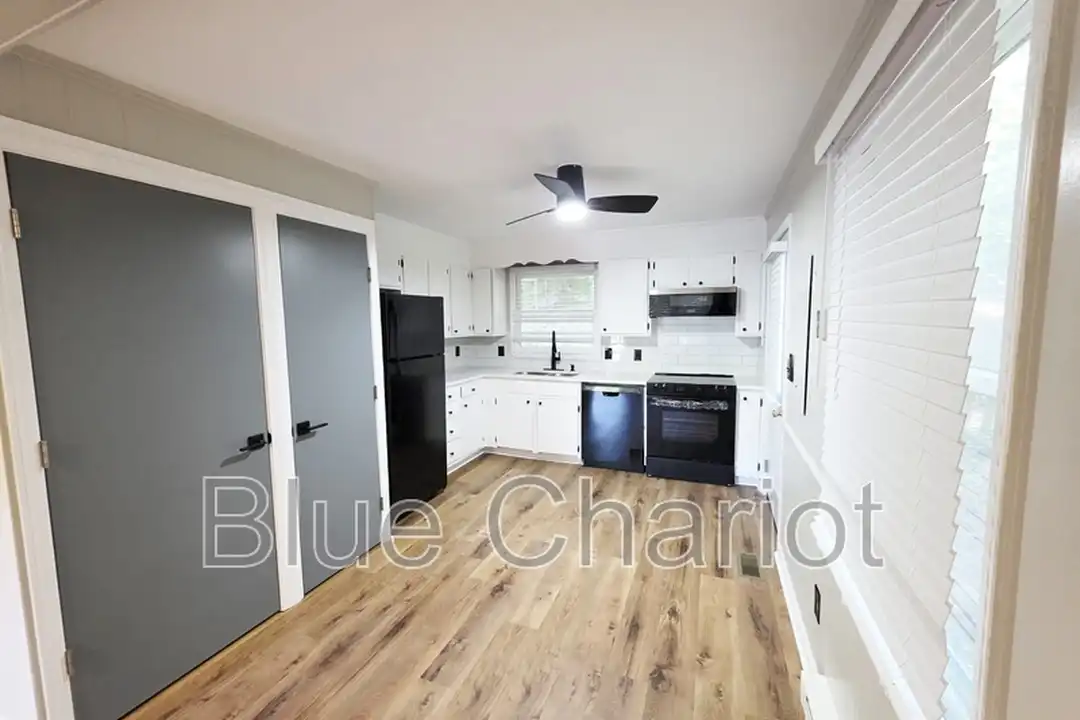 1705 Smith Level Rd unit B - More