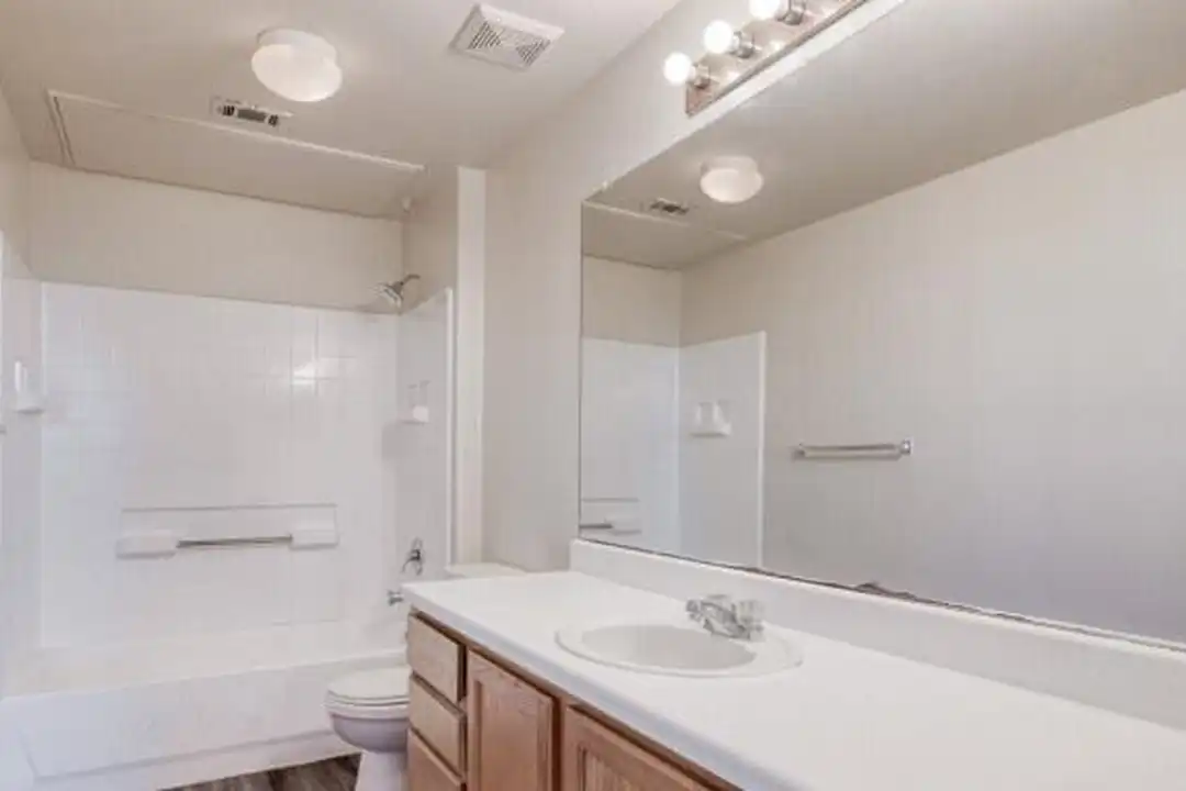 1401 A W Grimes Blvd unit # 611 - View 5
