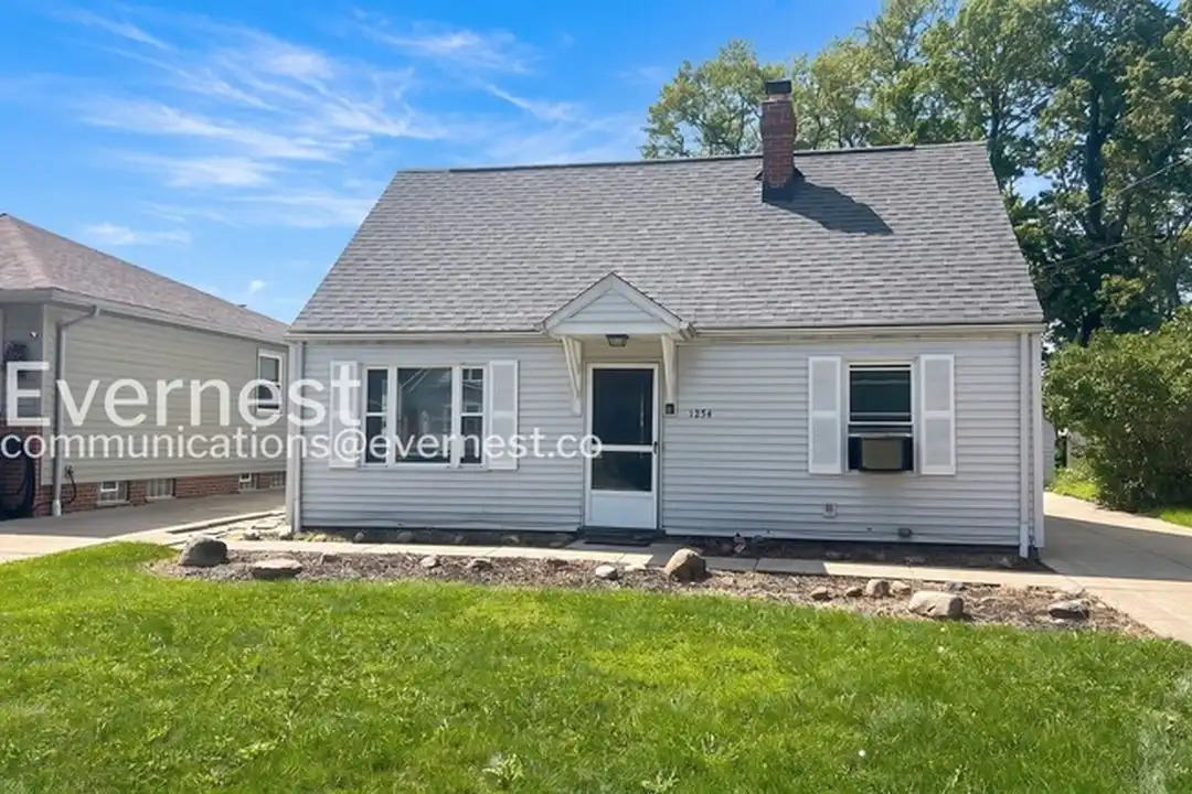 1254 Elmwood Rd – photo 1