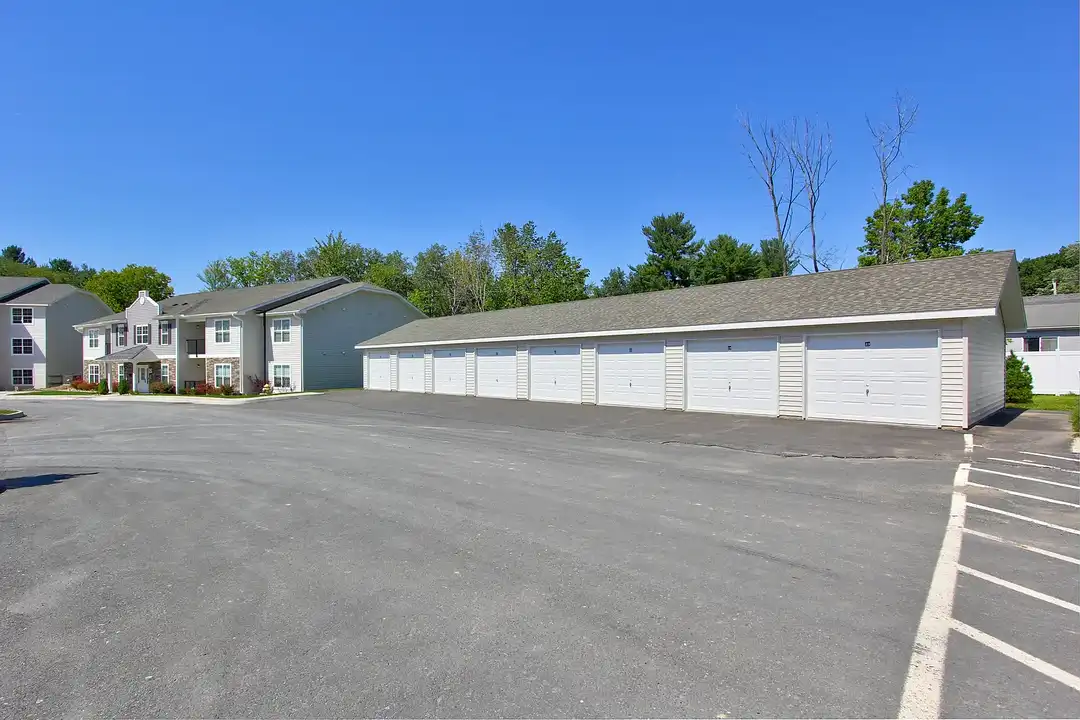 Van Allen Apartments – photo 1 of 32