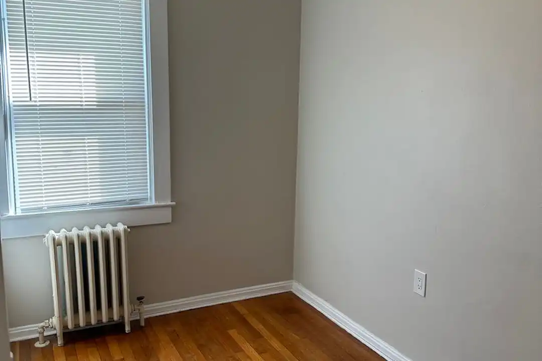 19 W Bond St unit 47 - More