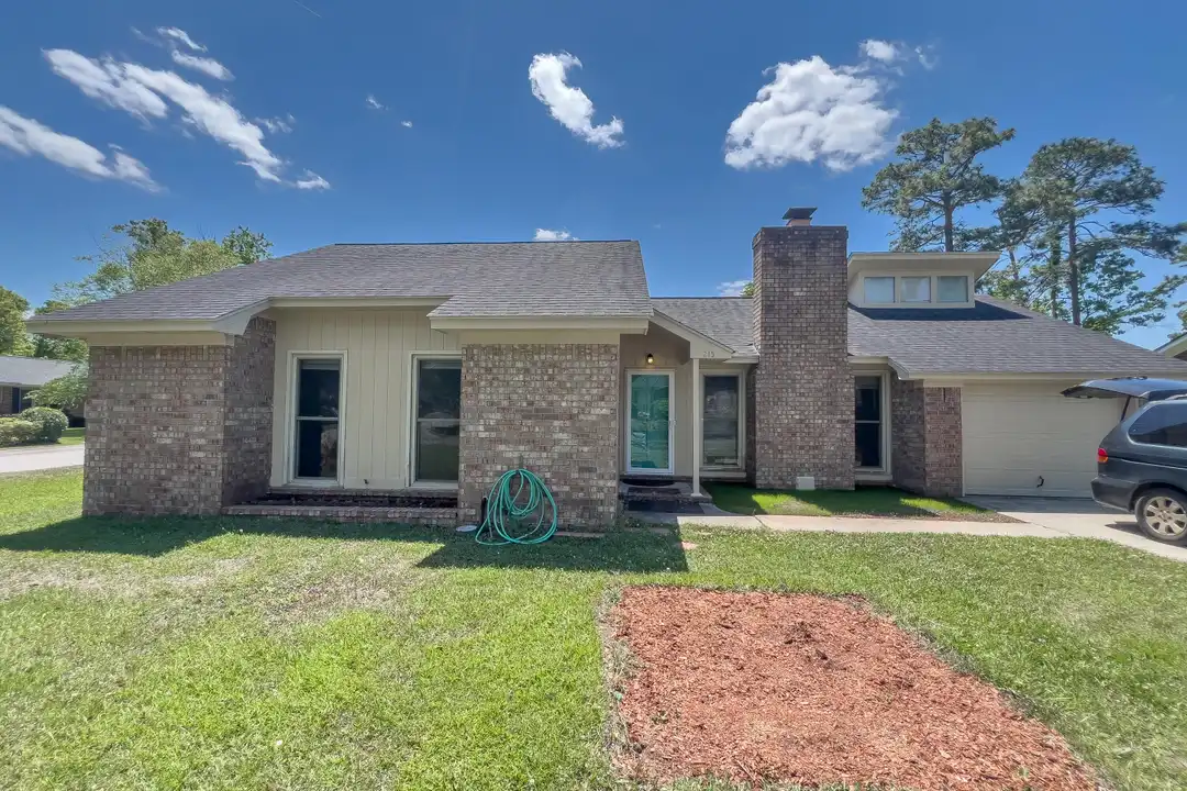 215 Ruffin Rd – photo 1