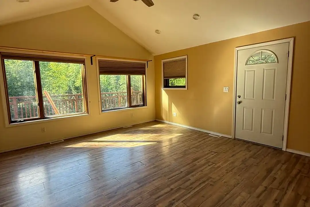 3473 Rosehip Dr - More
