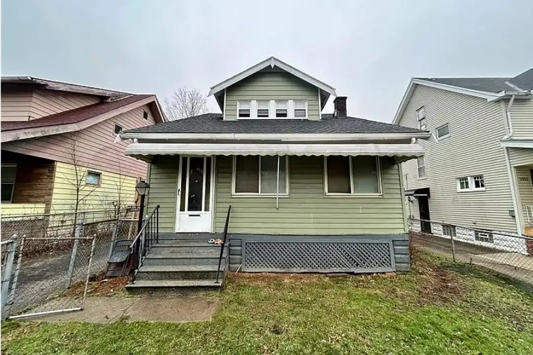 3549 E 133rd St – photo 1