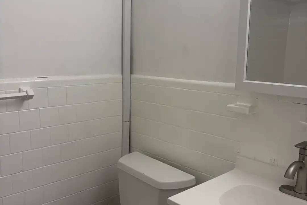 Apartment in Washington - View 5