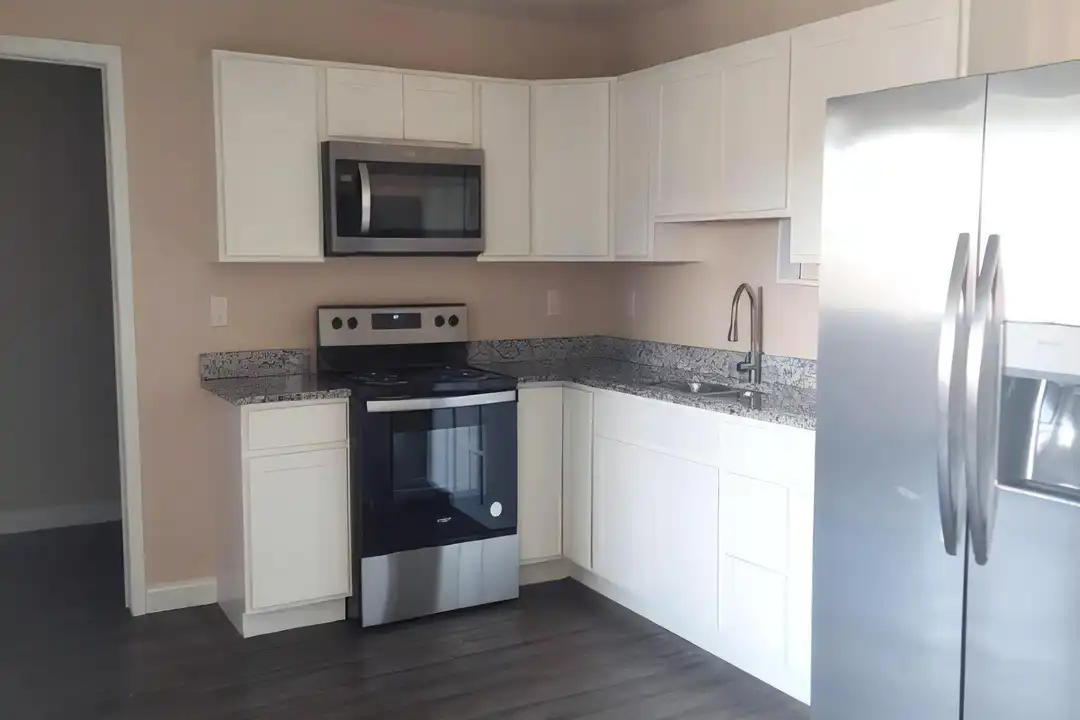 88 Westwood Dr – photo 1 of 8