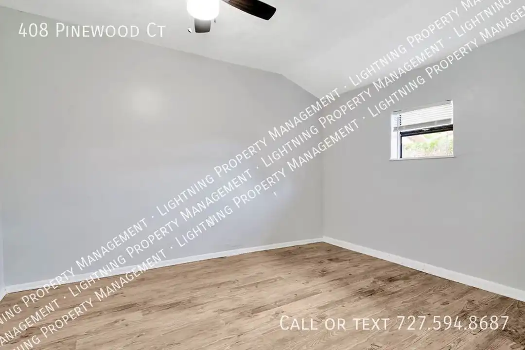 408 Pinewood Ct - View 5
