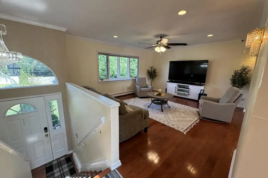 58 County Line Rd – photo 1 of 14
