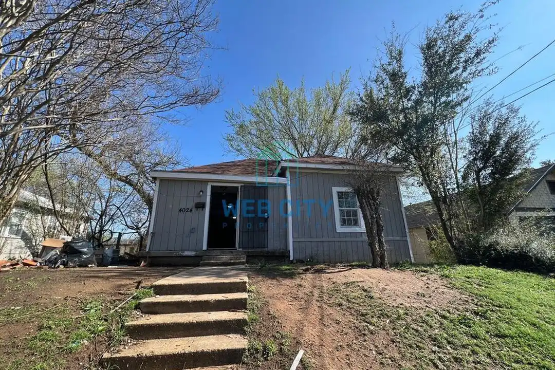 4024 Myrtle St - View 3