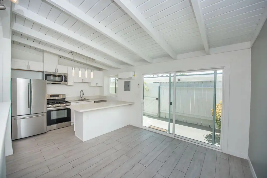 1826 Placentia Ave unit 1828 E - View 2