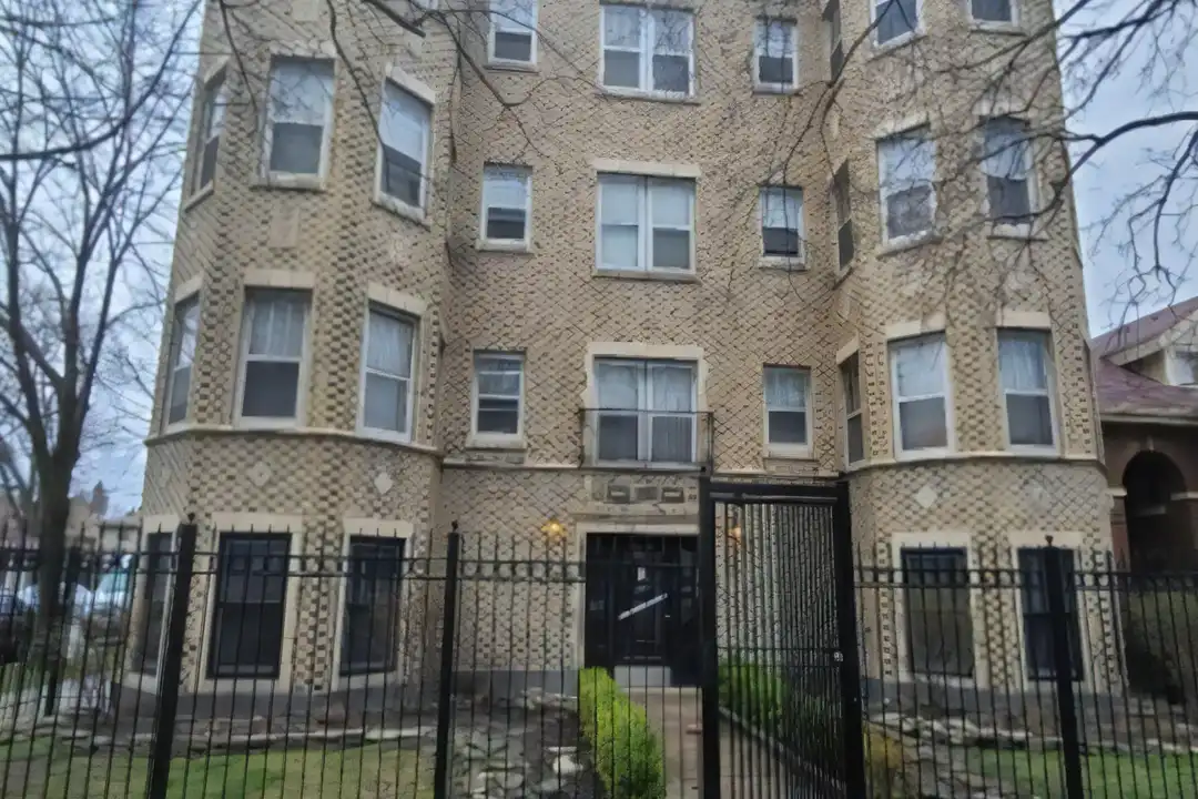 8156 S Wood St – photo 1