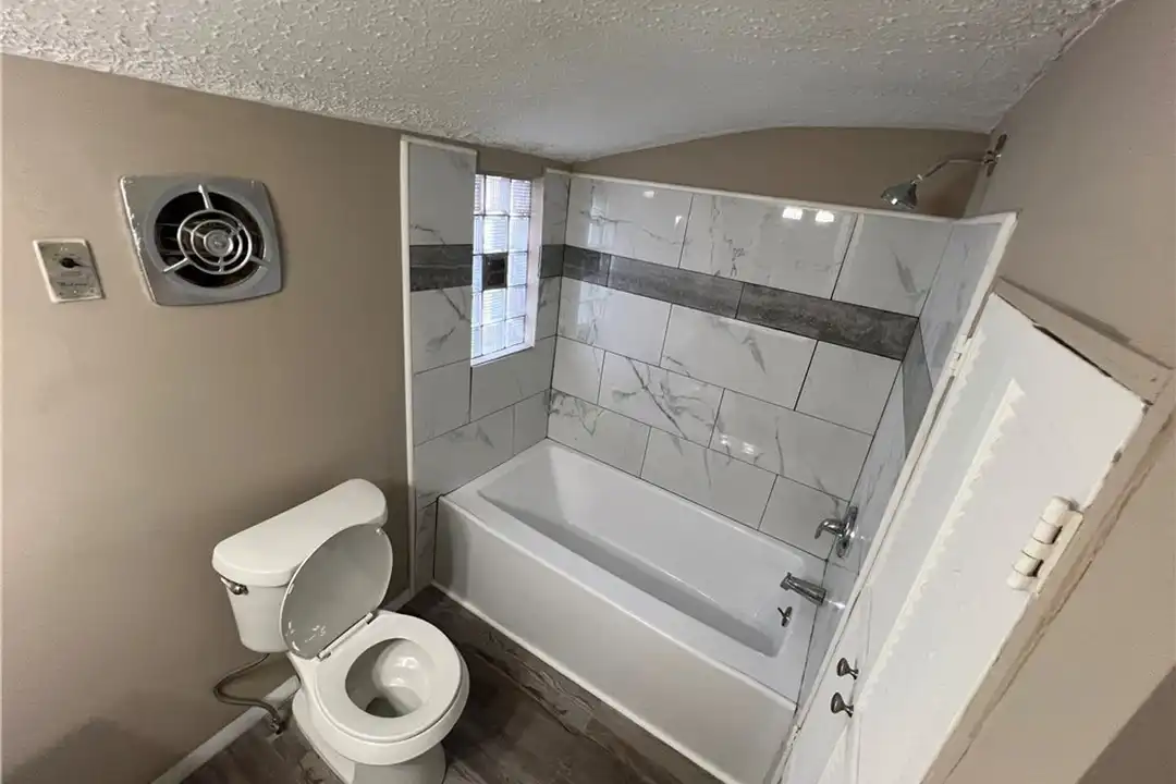 4617 E 173rd St – photo 1