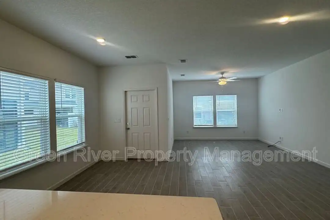 Apartment in Middleburg - View 4