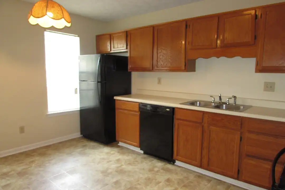 Apartment in Norcross - More