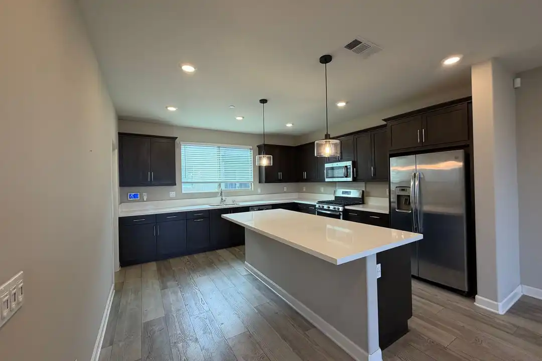 1922 Strata St unit 5 – photo 1