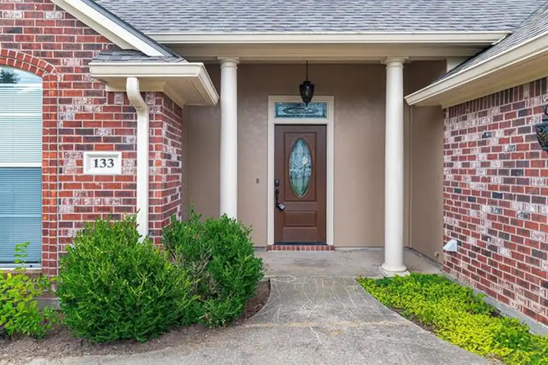 133 Lone Oak Dr - View 3
