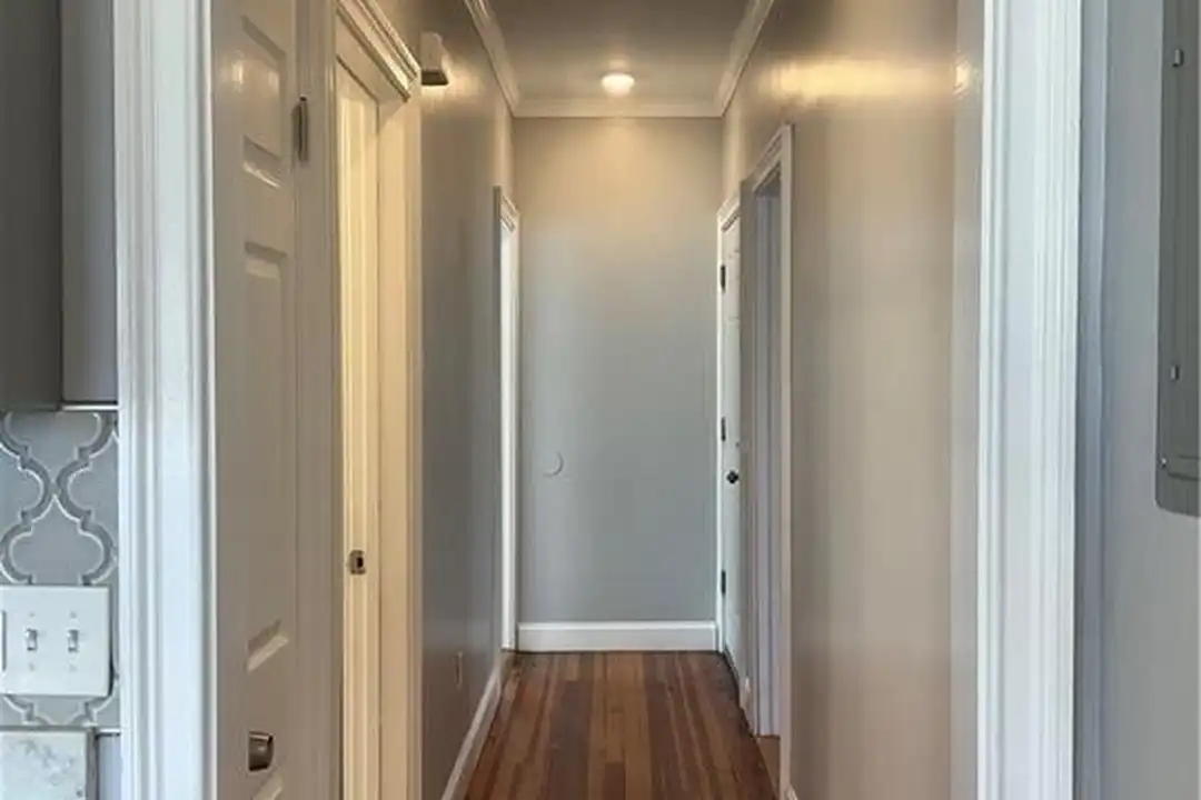 Apartment in Providence - View 4