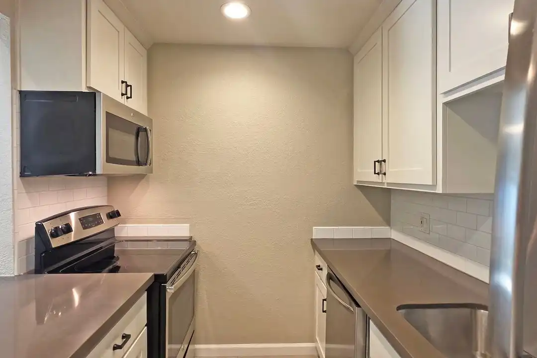 2222 I St unit 15 - View 5