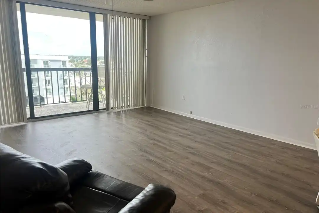400 Island Way #608 - View 2