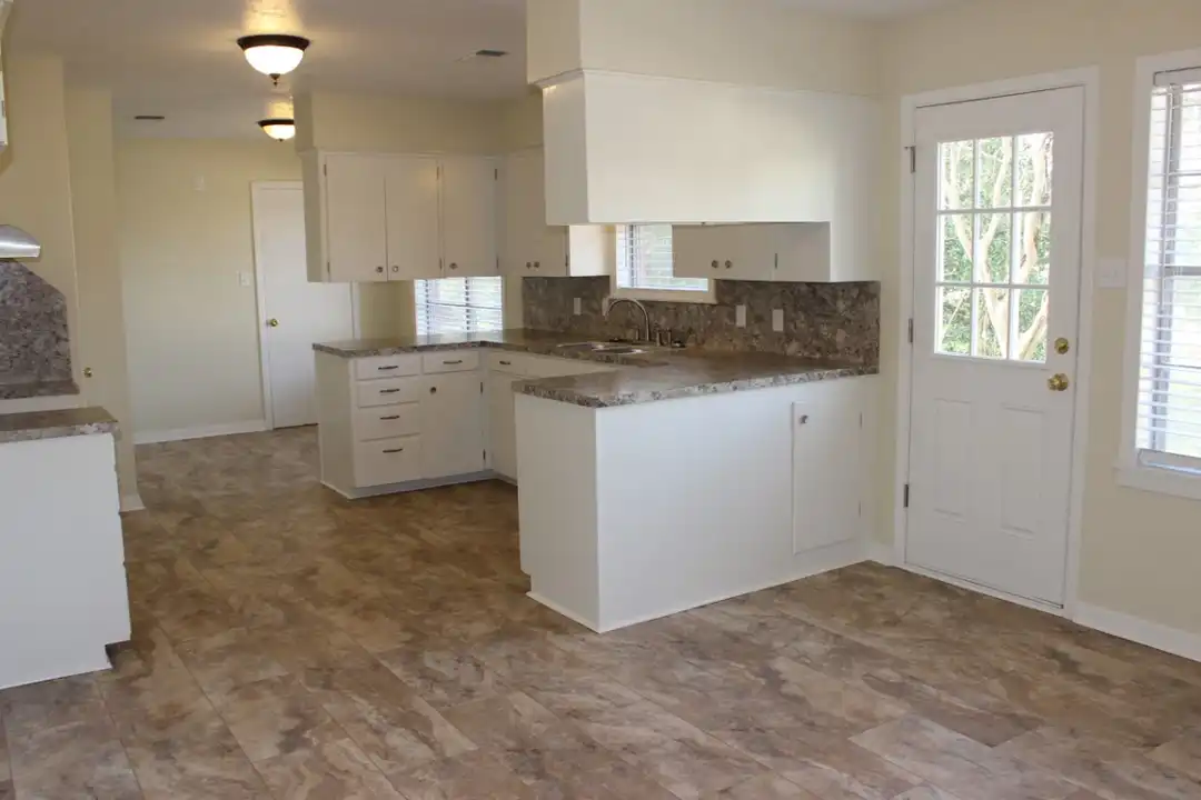 House in Brenham - View 4