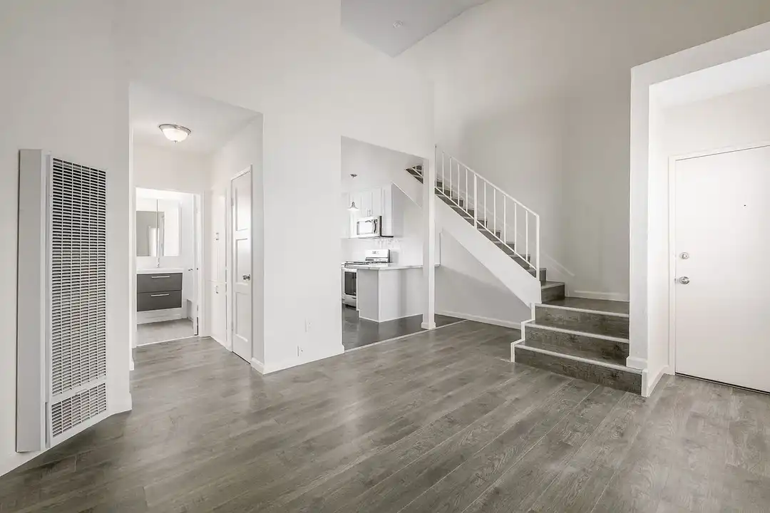 Apartment in Los Angeles, Hollywood - More
