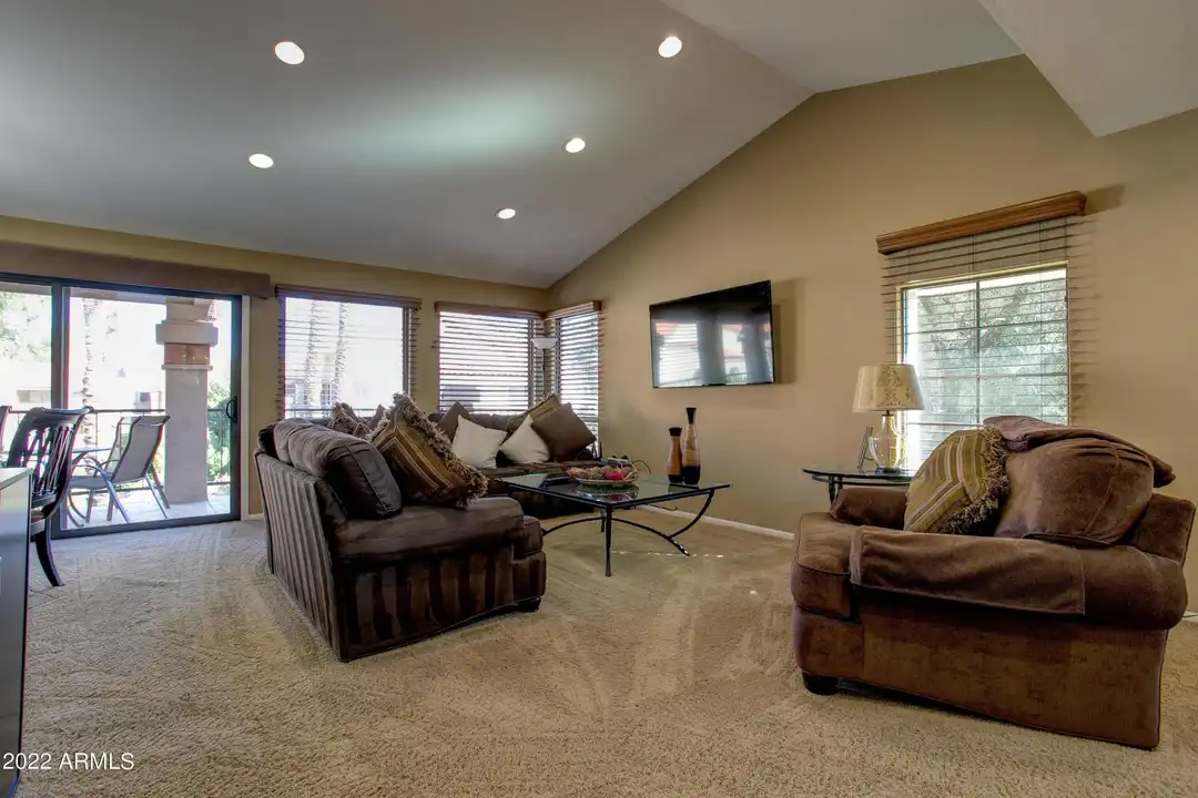 Apartment in Scottsdale - More