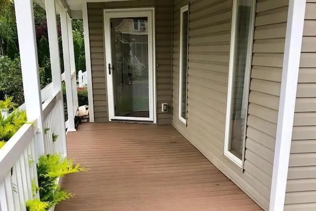 223 Lewis St - View 3