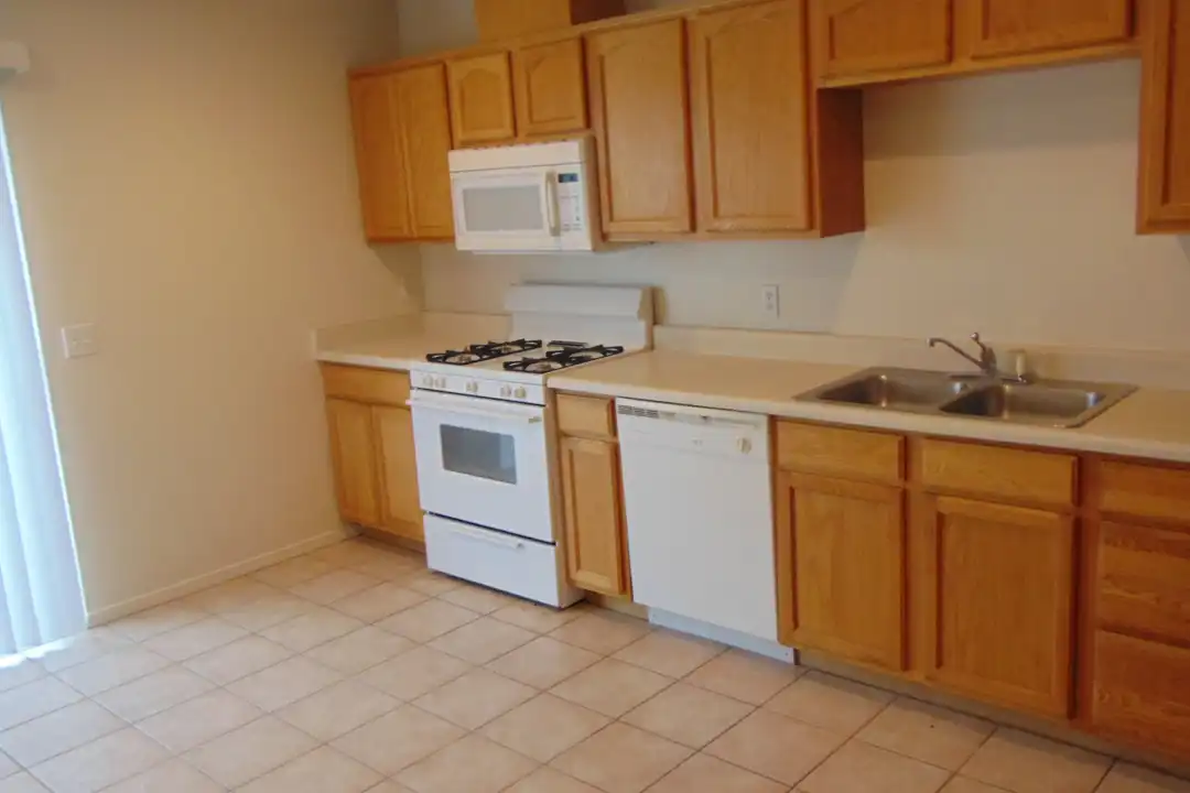 2809 N Superstition Ln unit D - View 3