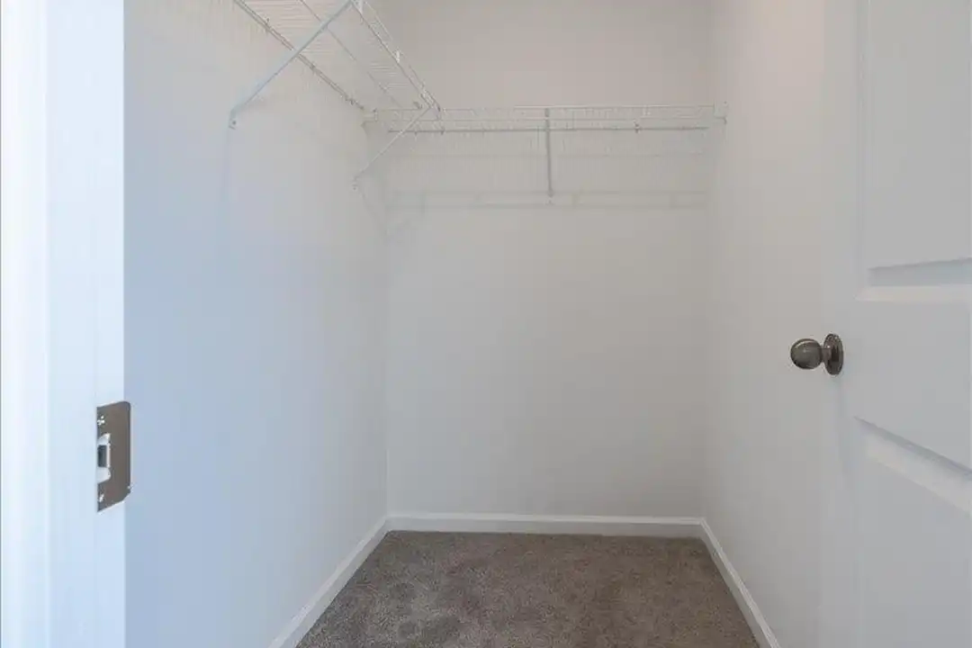 124 Selton Pl - More