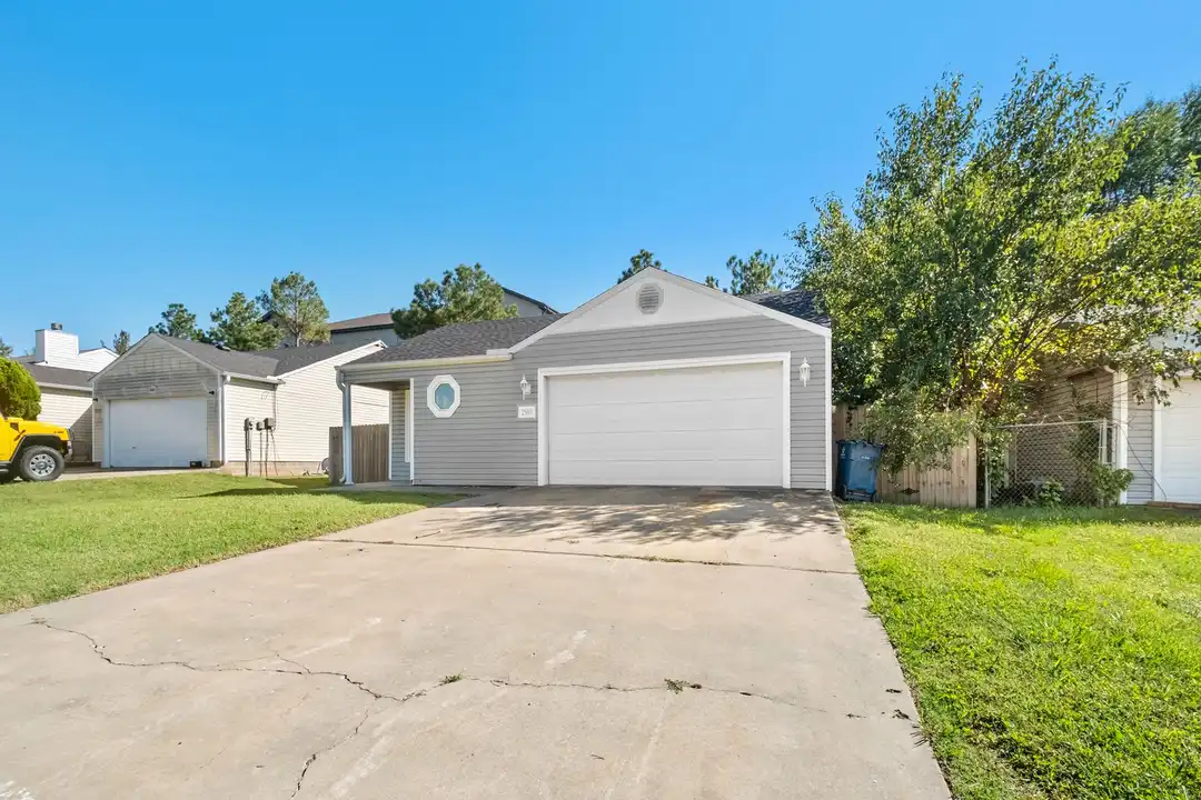 2910 NE 12th St - View 3