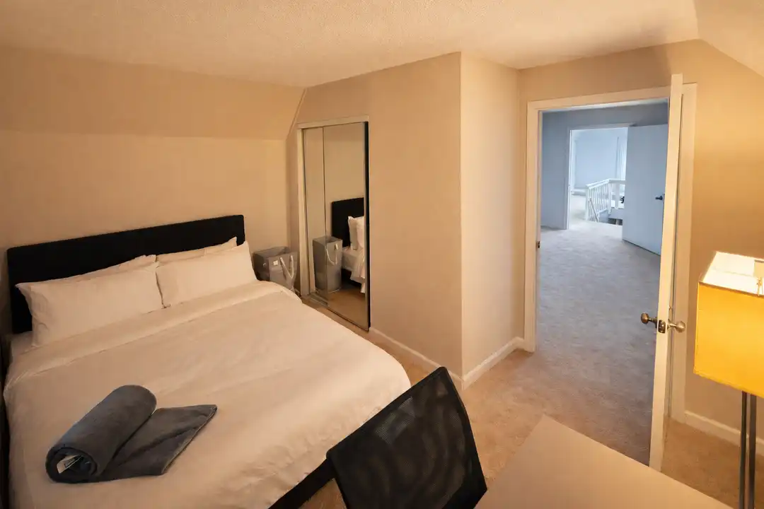 818 Broad St – photo 1