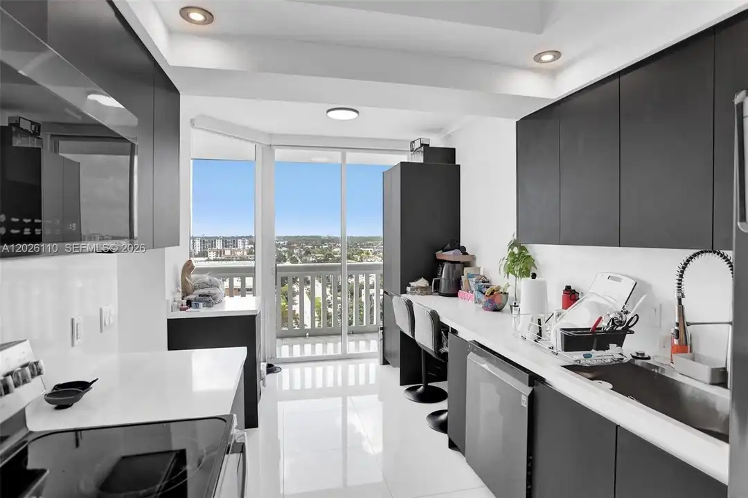 2000 Island Blvd #1108 - View 6