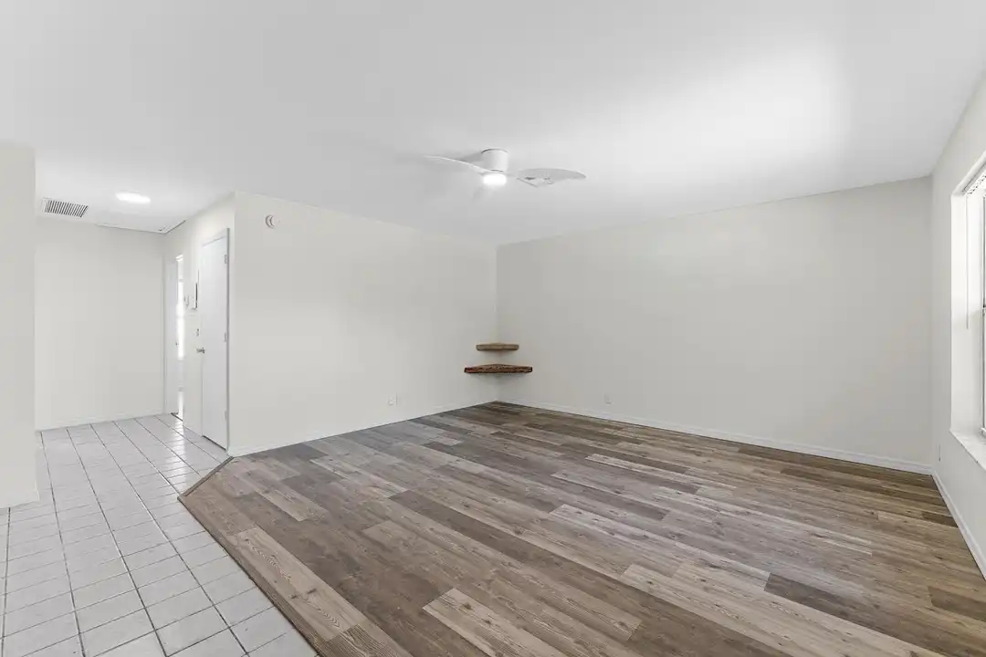 13868 York Ct - View 6