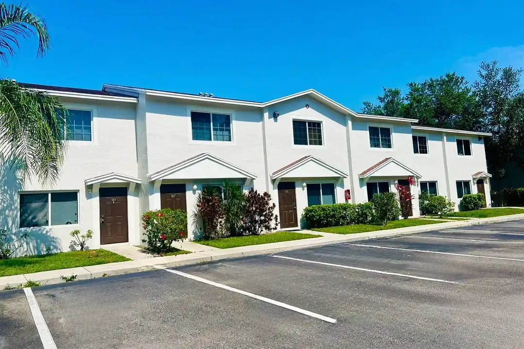 Apartment in Fort Pierce - More