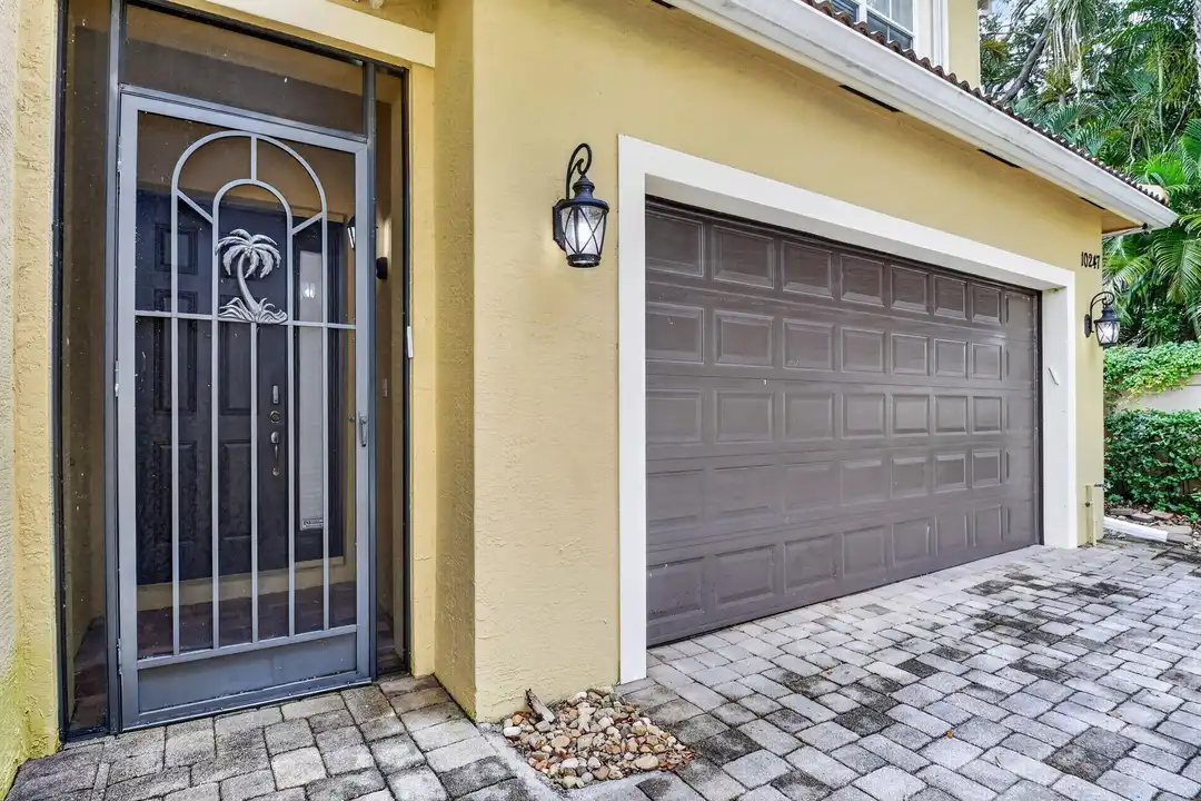 10247 Isle Wynd Ct - View 6