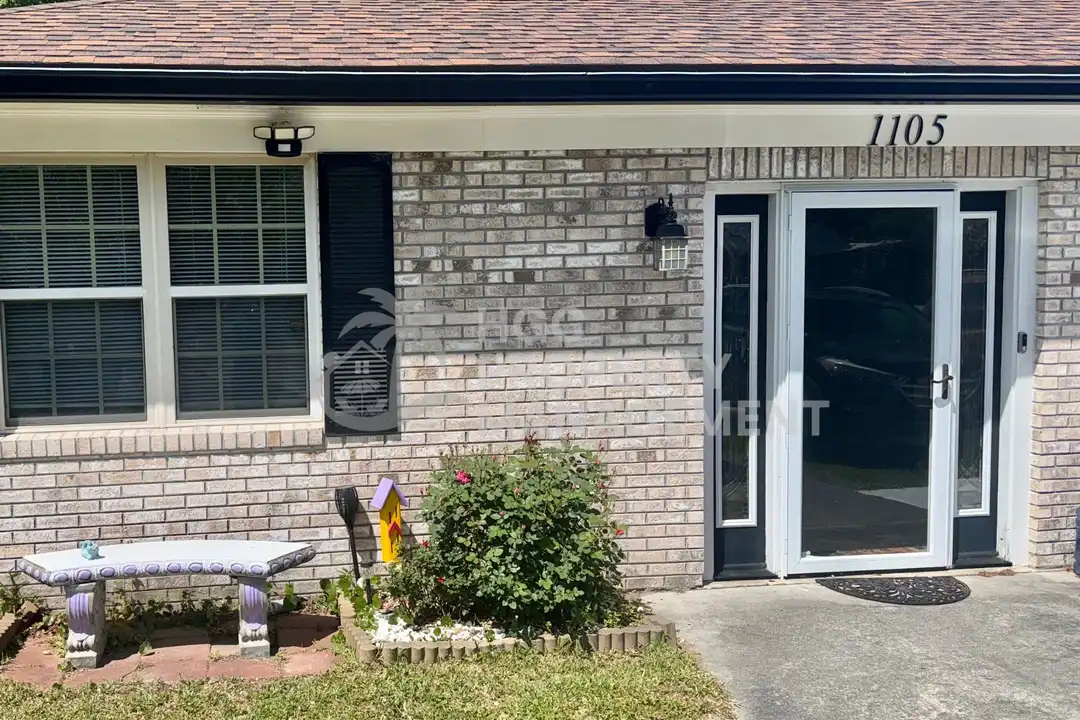 1105 Kenningston St – photo 1
