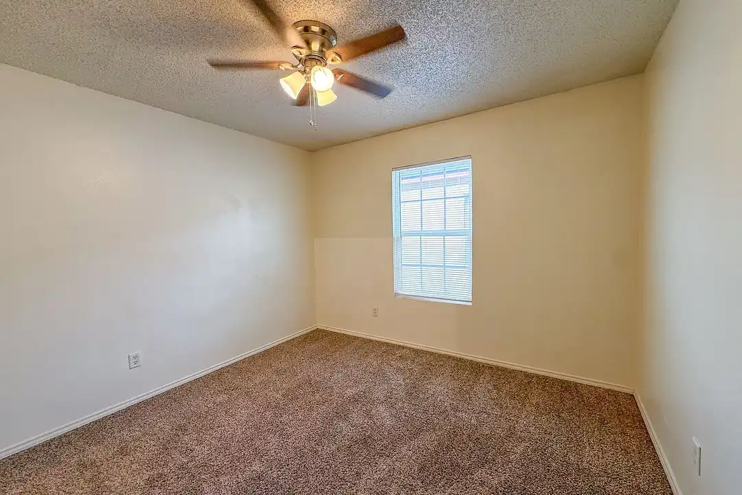 New West Apartments – photo 1