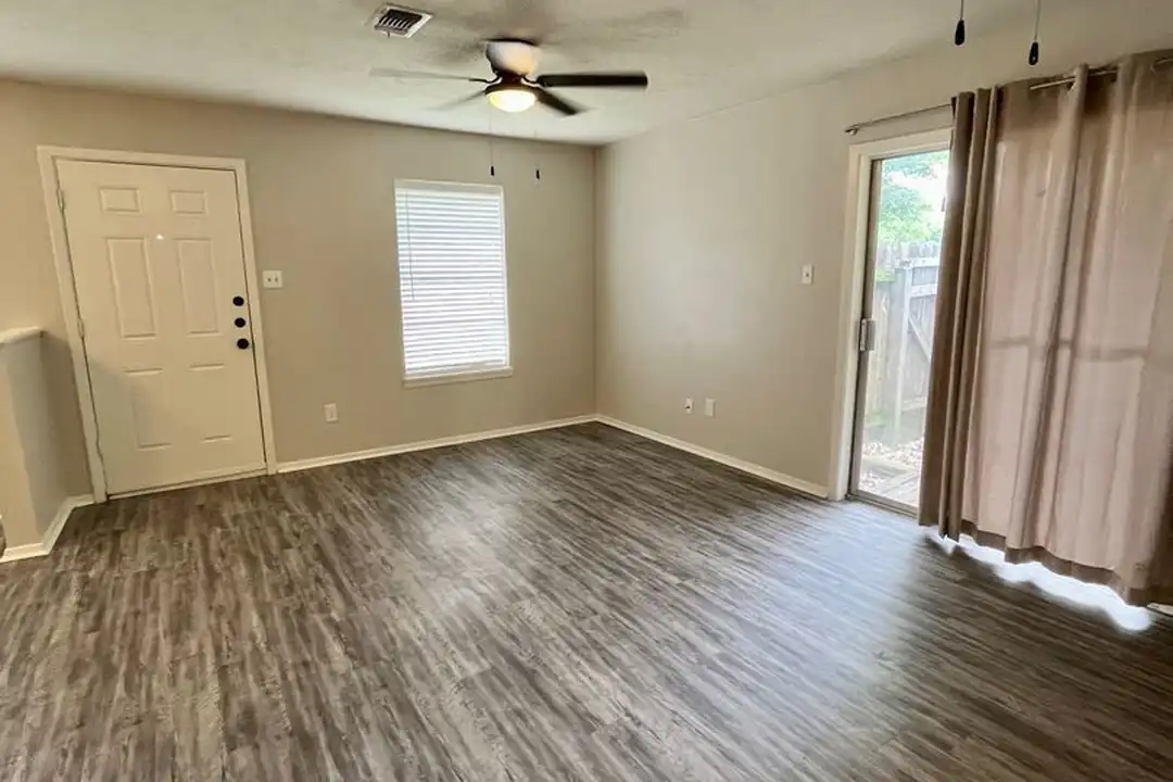 1404 Rescue Ct - View 2
