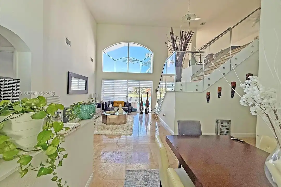 House in Miramar - View 2