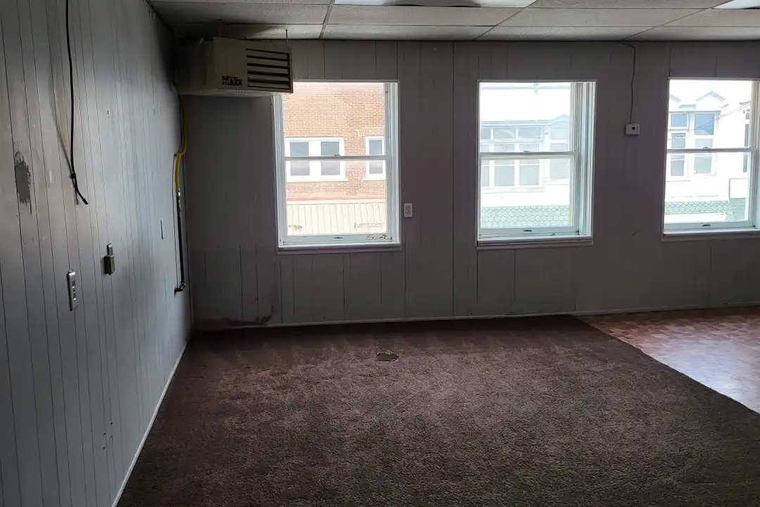 102 1/2 N Main St unit 5 – photo 1 of 15