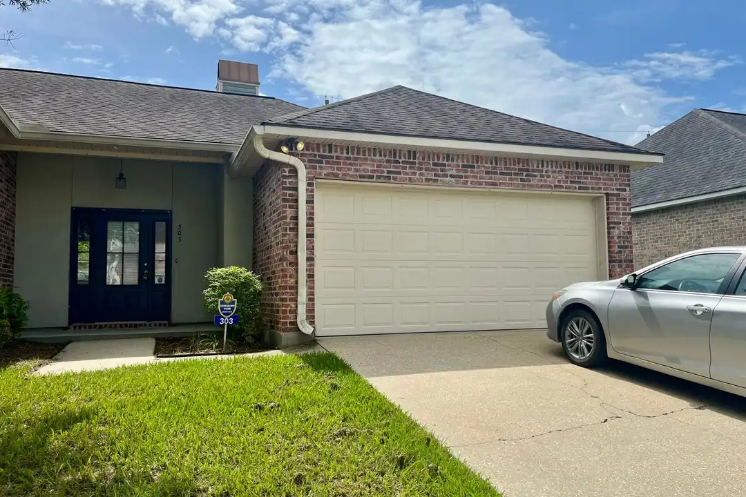 303 Briarhaven Dr - View 3