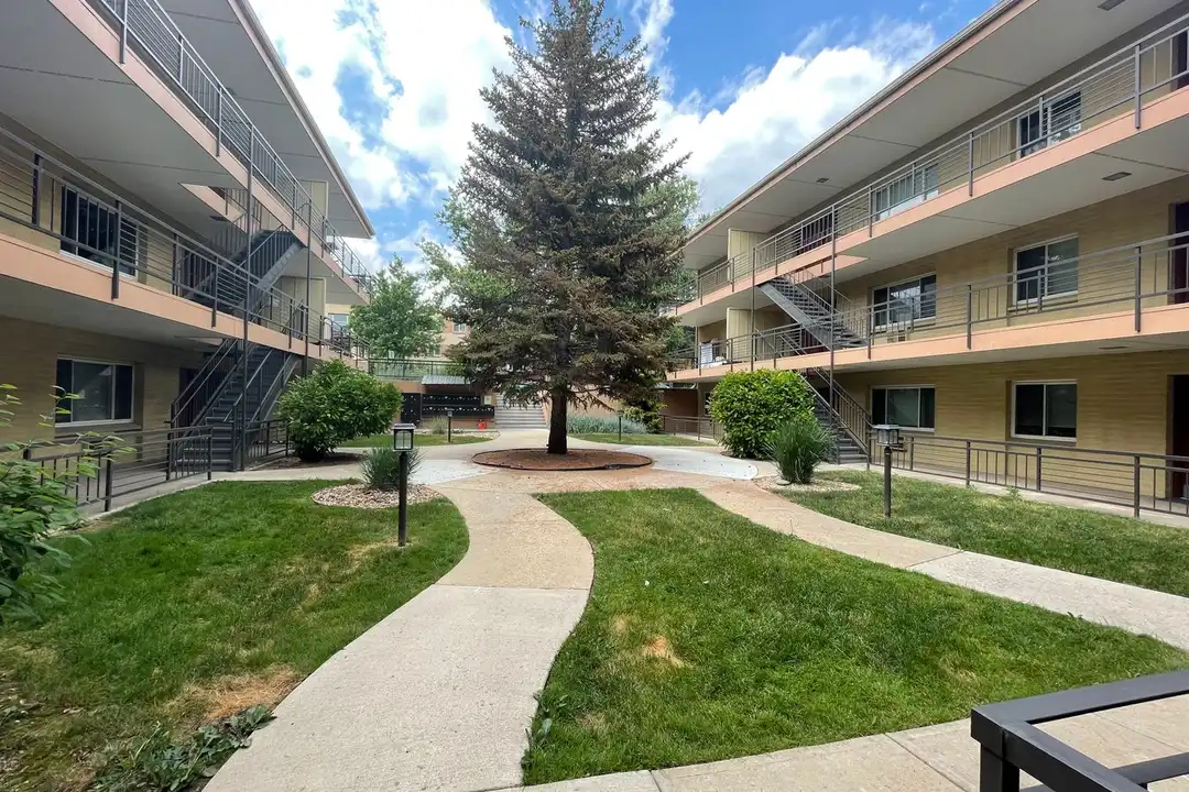 Apartment in Boulder - View 3