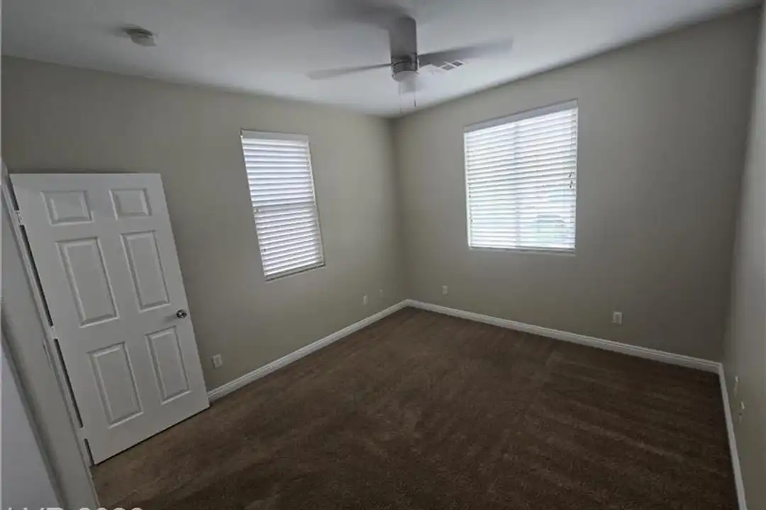 House in Las Vegas - More