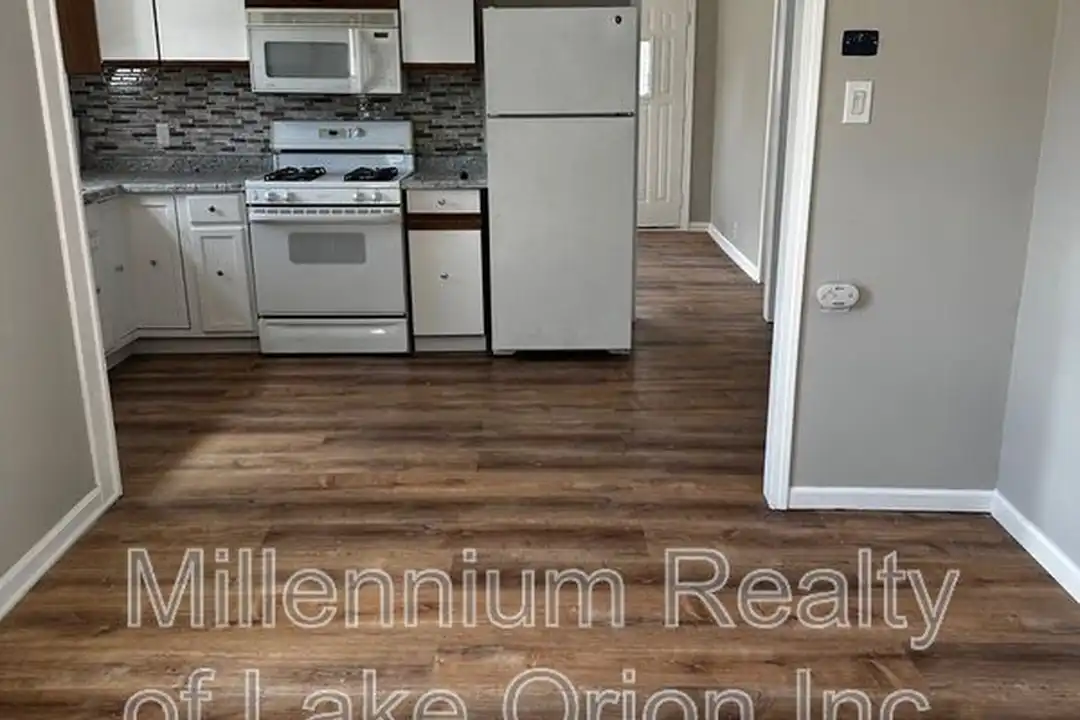 22622 Panama Ave - View 5