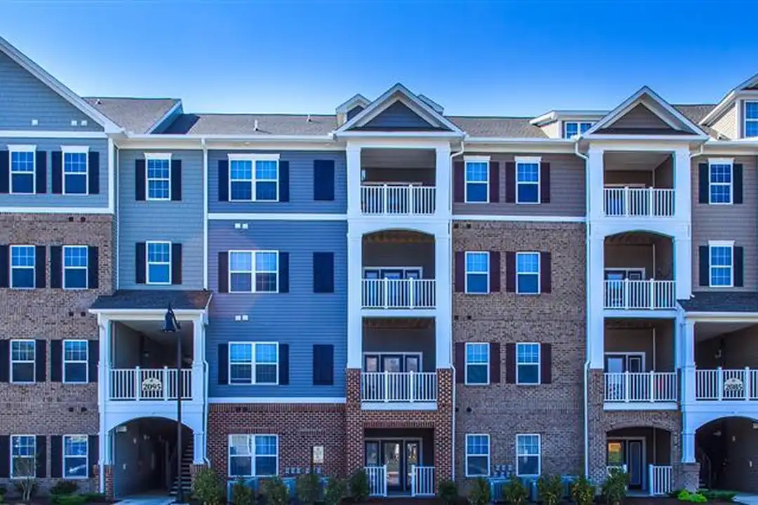 2240 Reserve Cir - View 5