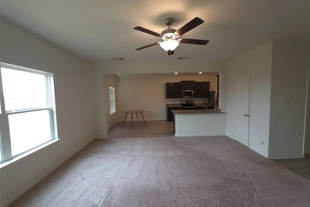 305 Lone Mountain Dr - View 4
