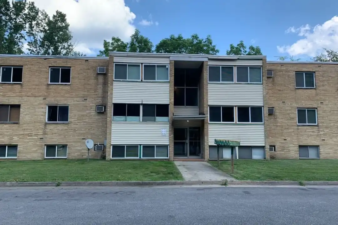 554 West Ave – photo 1 of 17